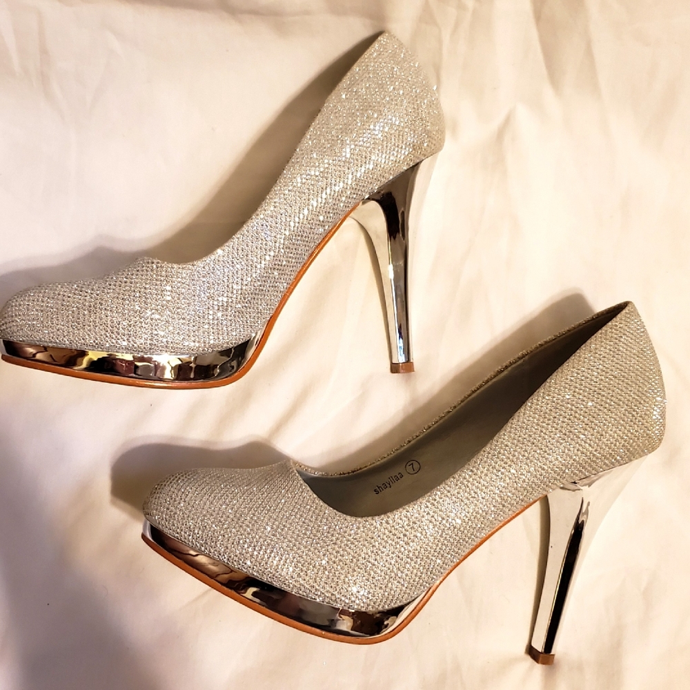 Silver Shayllaa manmade pump heel